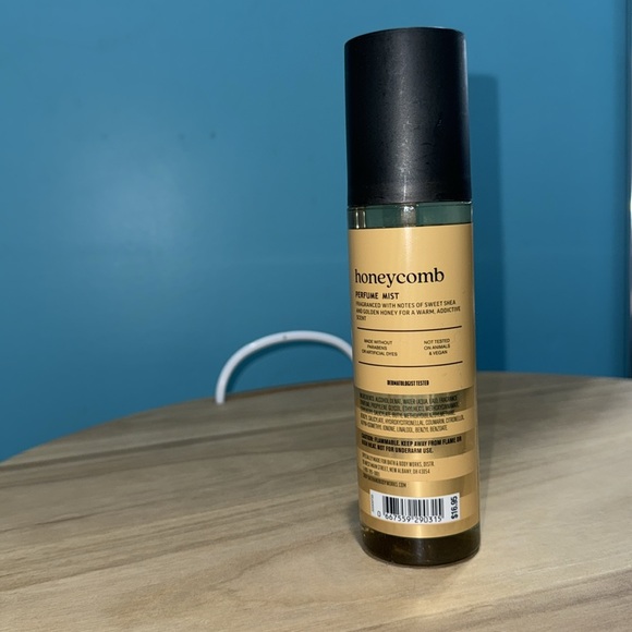 Honeycomb Perfume Mist - Picture 2 of 2